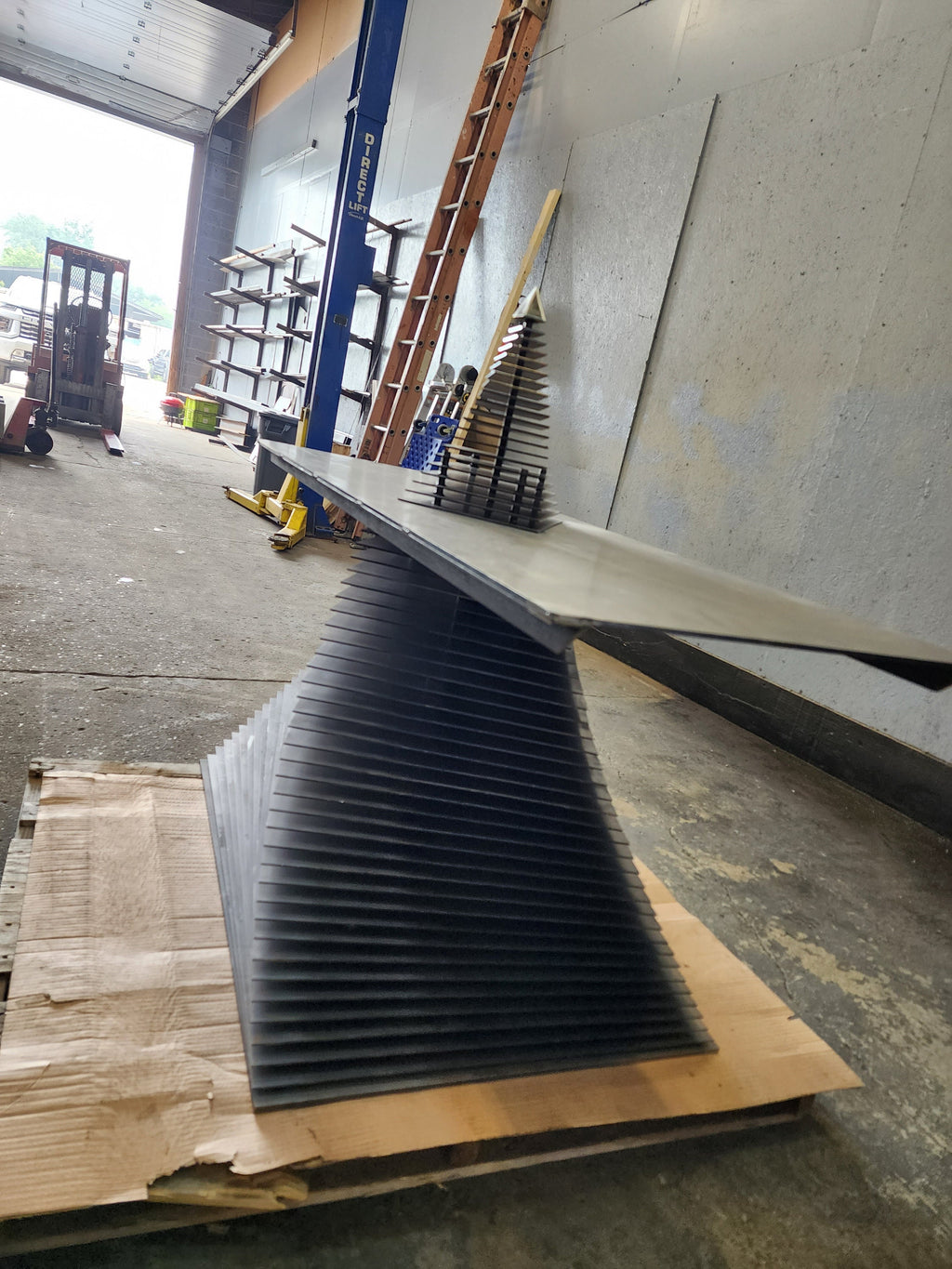 1/1 Steel Sliced Image Pyramid Base