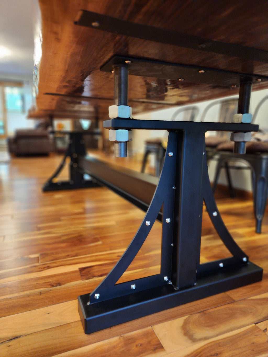 Industrial Screw Base - Adjustable and Customizable!